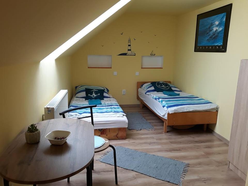 Hotel Kis Rigo Vendeghaz Salgótarján Zewnętrze zdjęcie