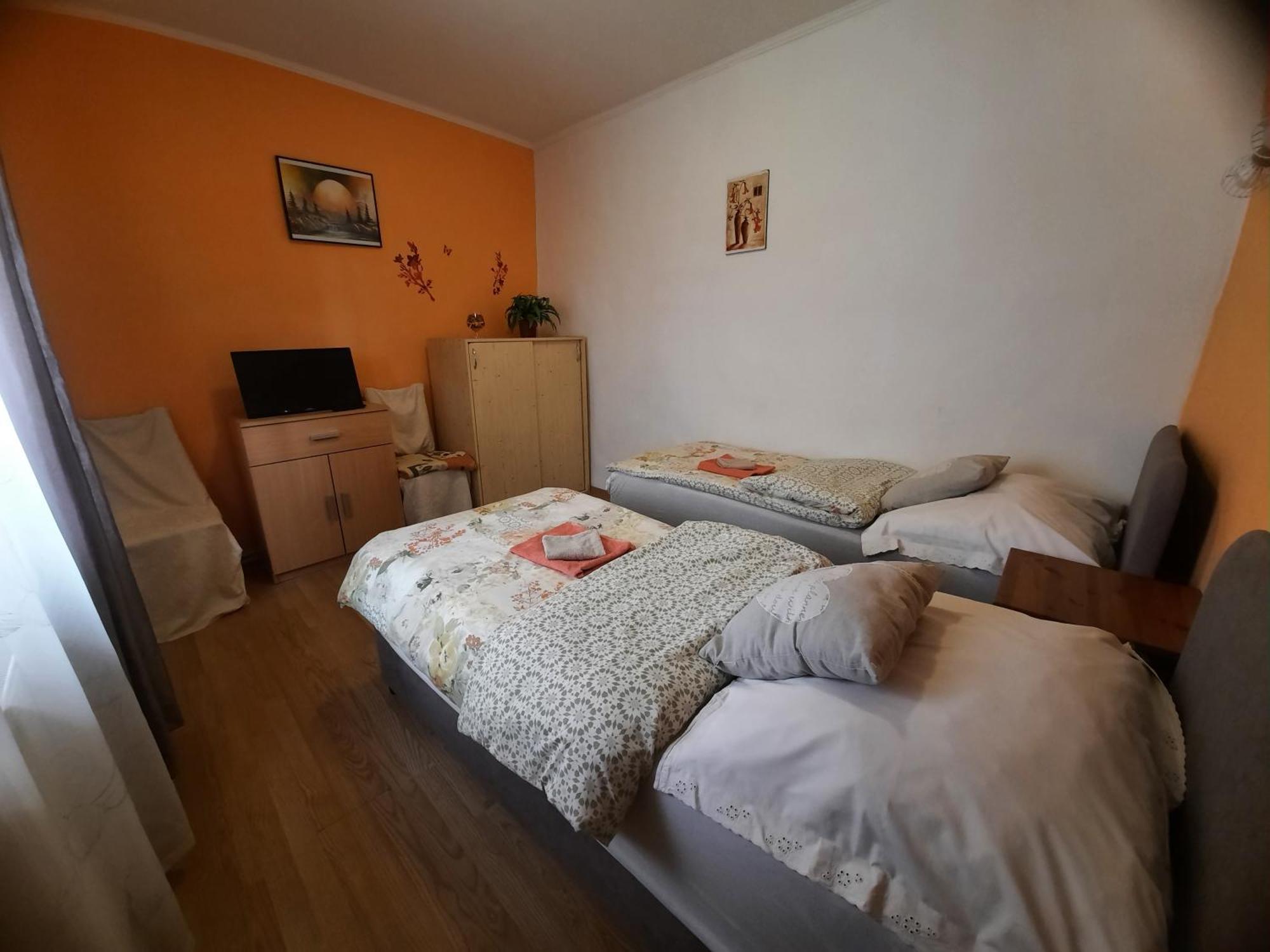 Hotel Kis Rigo Vendeghaz Salgótarján Zewnętrze zdjęcie