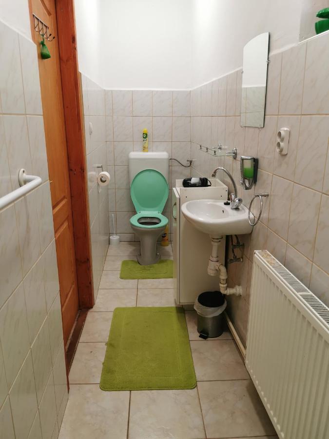Hotel Kis Rigo Vendeghaz Salgótarján Zewnętrze zdjęcie